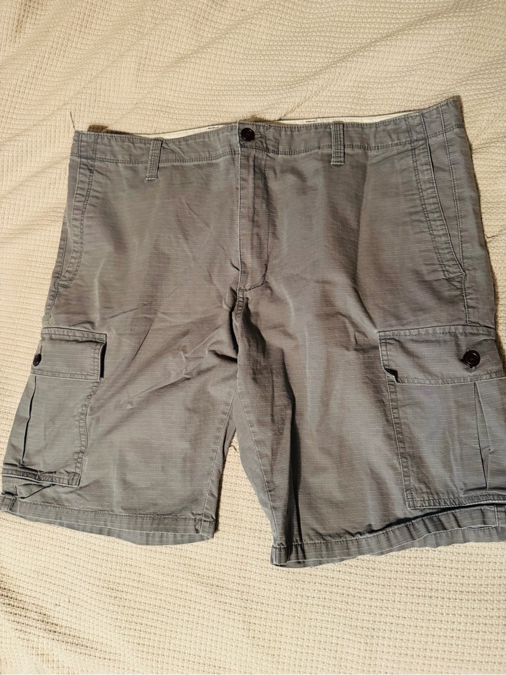 Dockers Men's Gray Cargo Shorts with Pocket Flaps